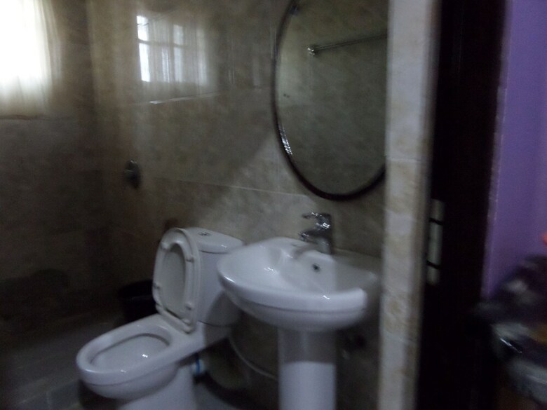 De Love Hotel