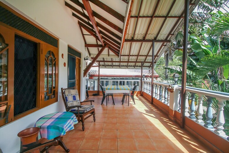 Hotel Oyo 467 Lioni Holidays Villa