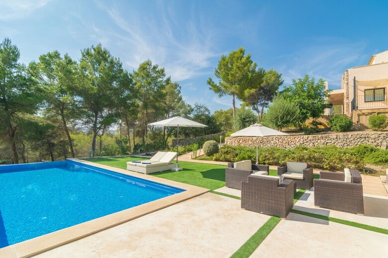 Villa Pins