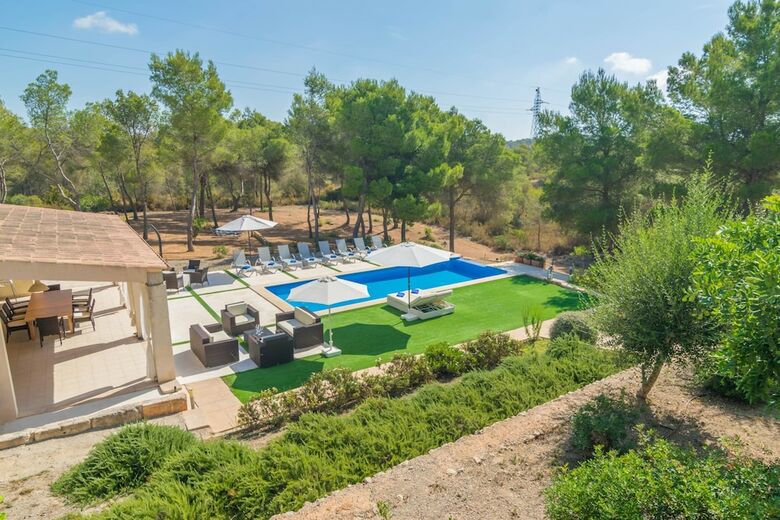 Villa Pins