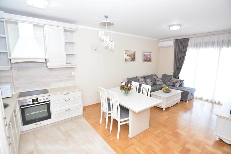 Apartments Dobrotski Dvori