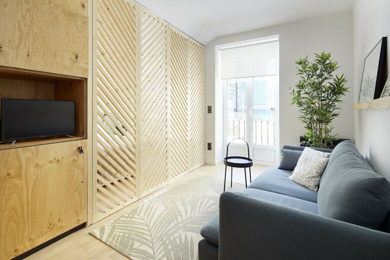 Easo Plaza Apartment By Feelfree Rentals