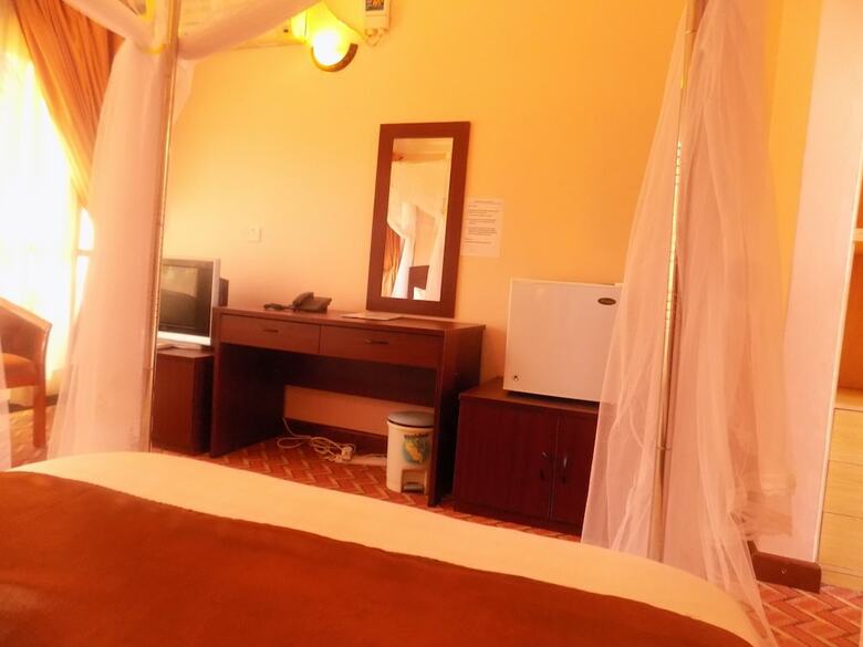 Hotel Entebbe Travelle'rs Inn