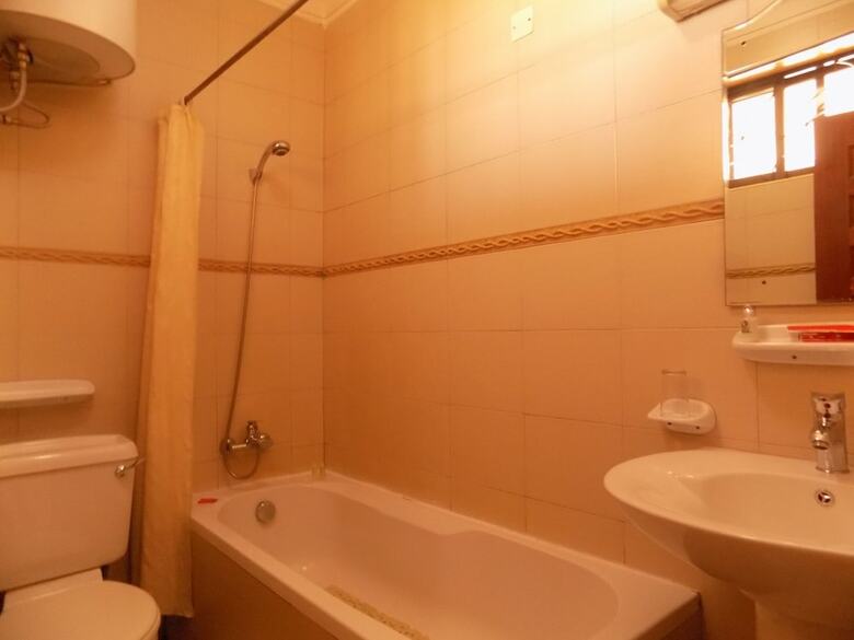 Hotel Entebbe Travelle'rs Inn