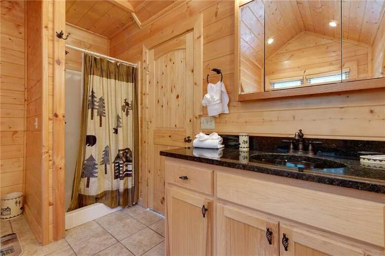Cabana Changes In Latitude 4 Bedroom Home With Hot Tub