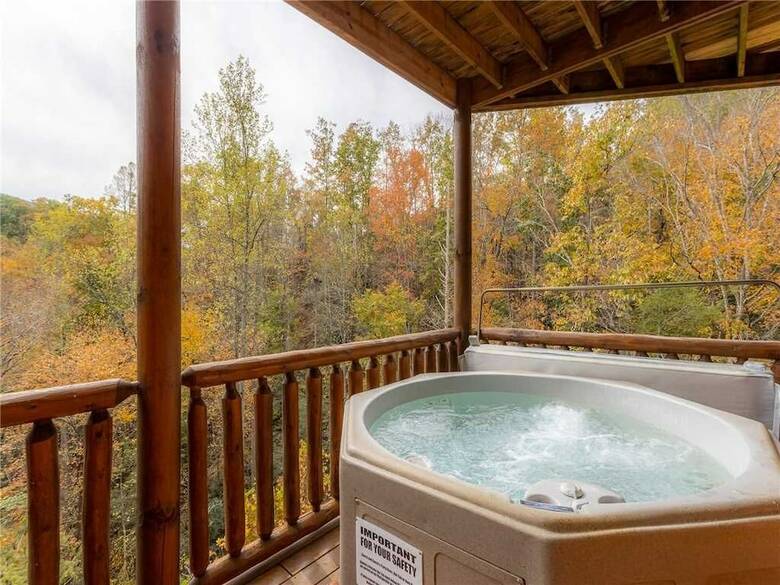 Cabana Changes In Latitude 4 Bedroom Home With Hot Tub
