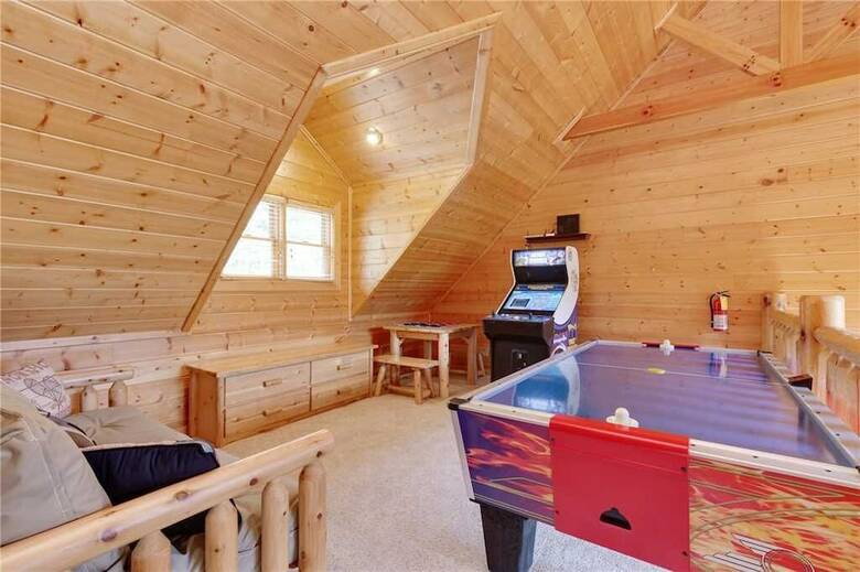 Cabana Changes In Latitude 4 Bedroom Home With Hot Tub