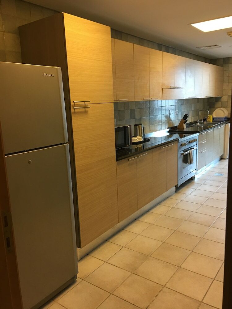 Nojoum Hotel Apartments Llc