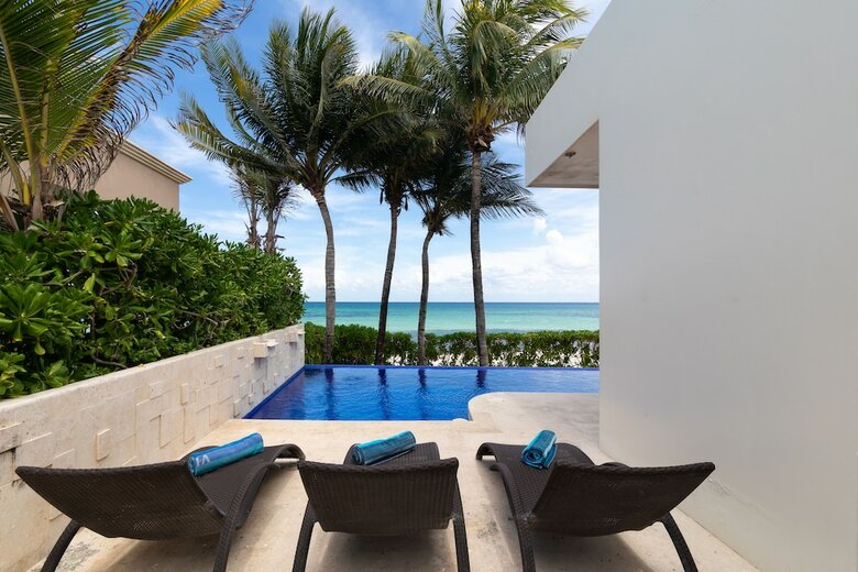 Beachfront Homes By Playa Paradise