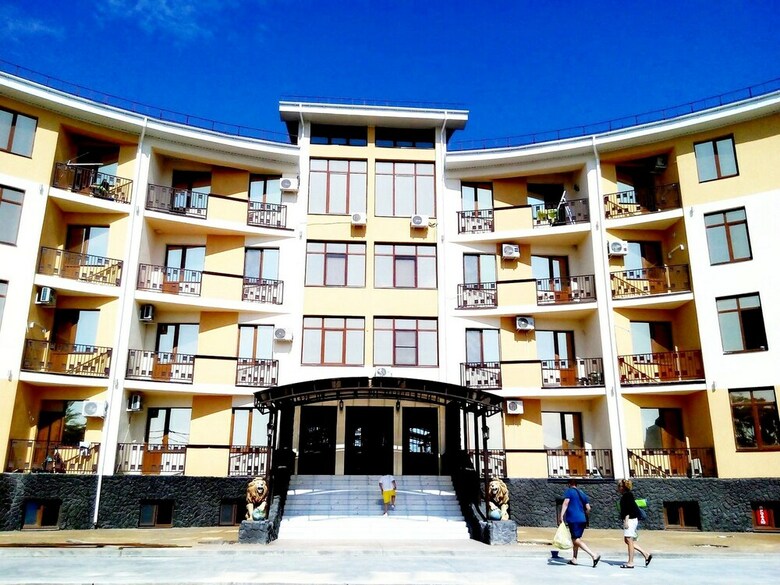 Royal Tower Apartment
