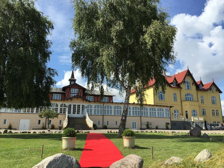 Aar�sund Badehotel