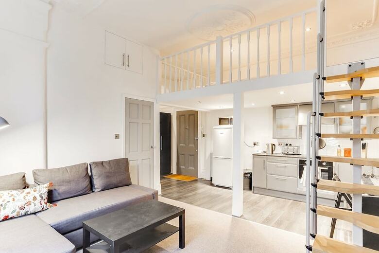 Apartamentos Bright 1br In Earls' Court W/patio