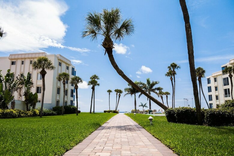 Island House Beach Resort