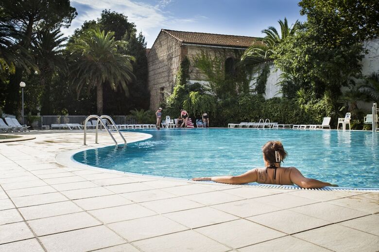 Le Domaine Du Mas Blanc By Popinns