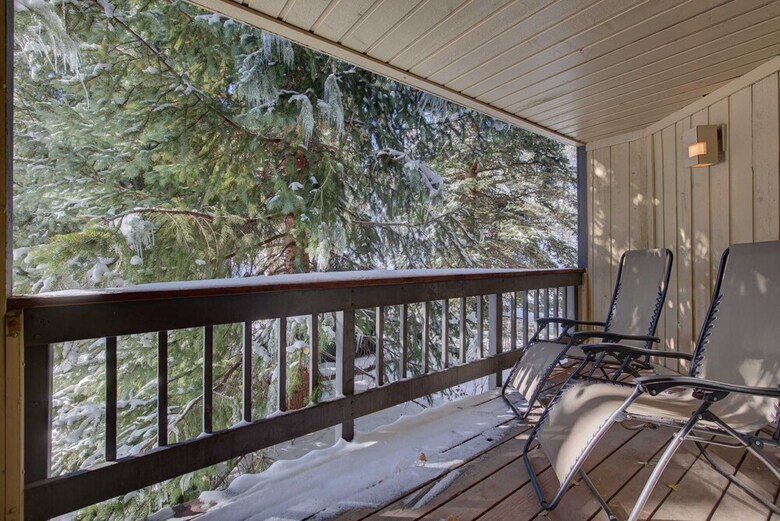 Atrium 104 (downtown Condos With On-site Hot Tub)