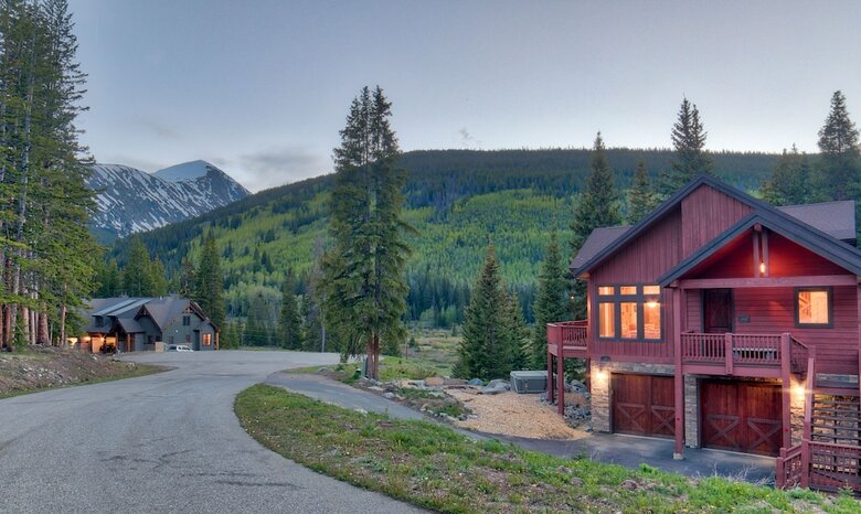 Moose Meadow Retreat (private Home With Hot Tub)