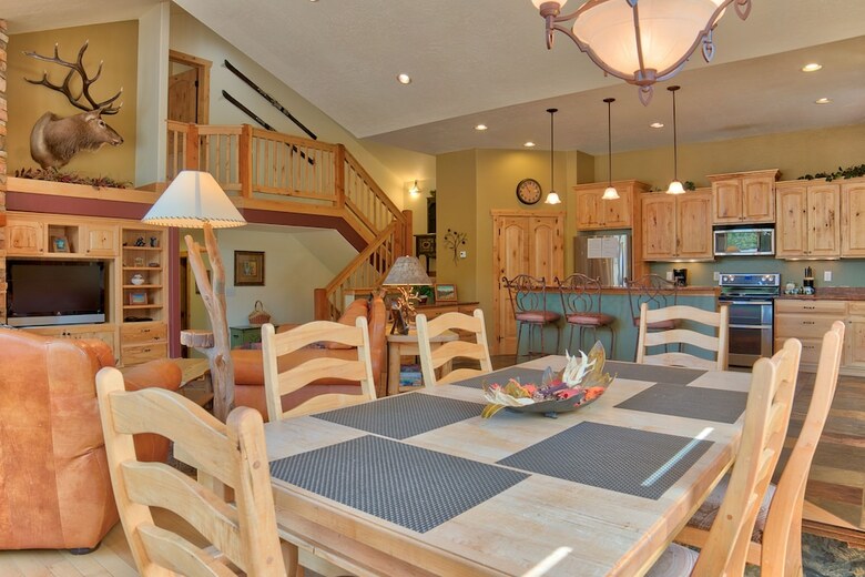 Moose Meadow Retreat (private Home With Hot Tub)