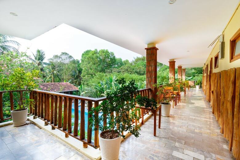 Hotel Bauhinia Resort