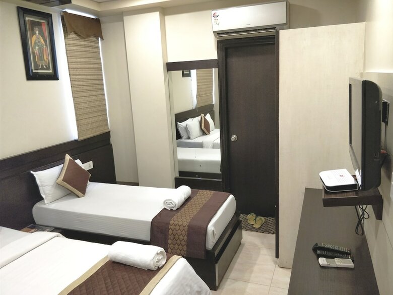 Hotel Jinendra Palace