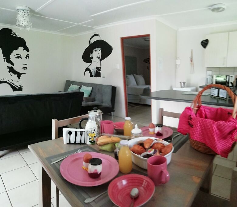 Apartamentos On Main