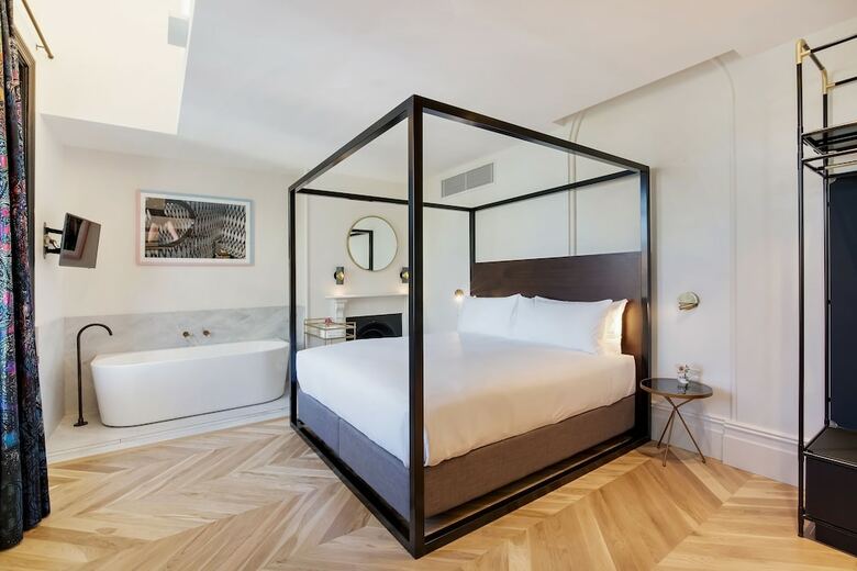 Little Albion, A Crystalbrook Collection Boutique Hotel