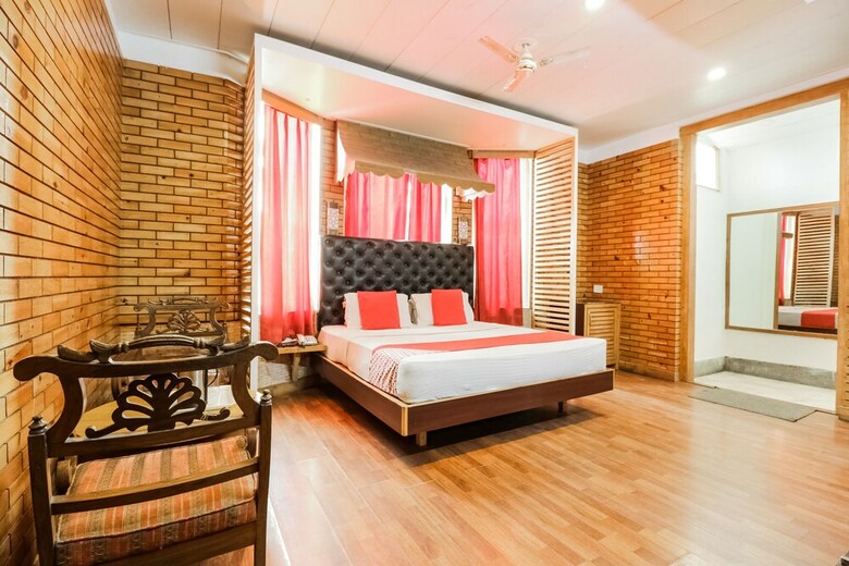 Hotel Oyo 3360 Near Victory Tunnel