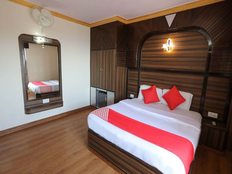 Hotel Oyo 12815 Hs Ram Bazar