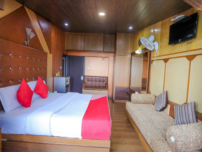 Hotel Oyo 12815 Hs Ram Bazar