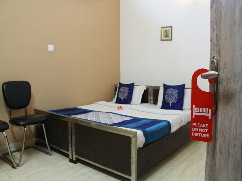Hotel Oyo 3956 Home Stay Punjabi Handi