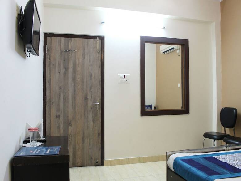 Hotel Oyo 3956 Home Stay Punjabi Handi
