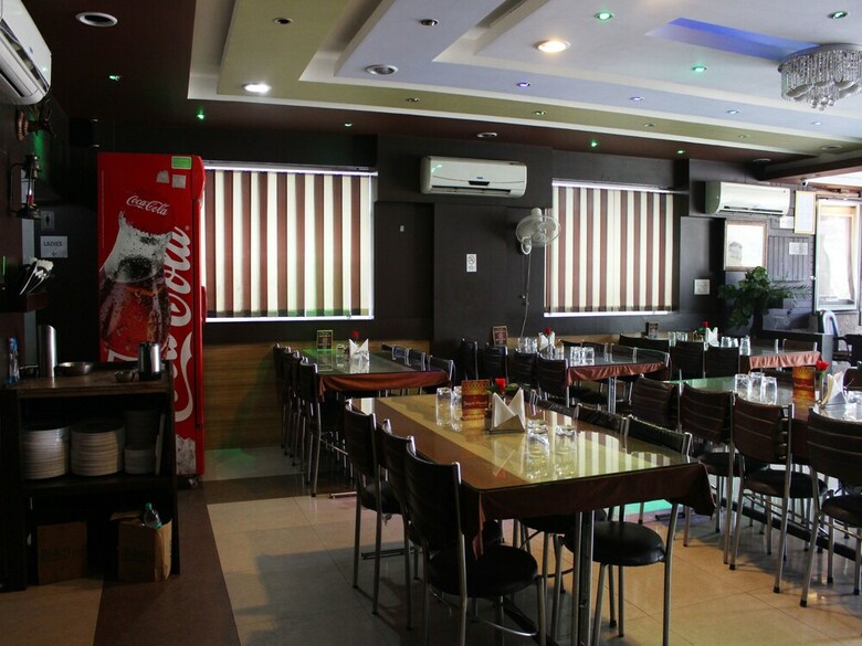 Hotel Oyo 3956 Home Stay Punjabi Handi