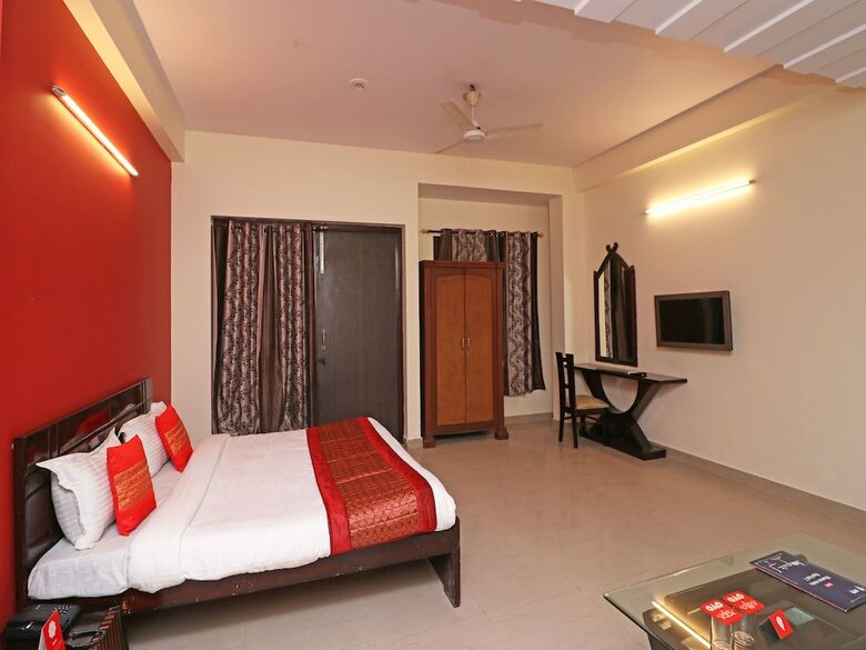 Hotel Oyo 11925 Krishna 26