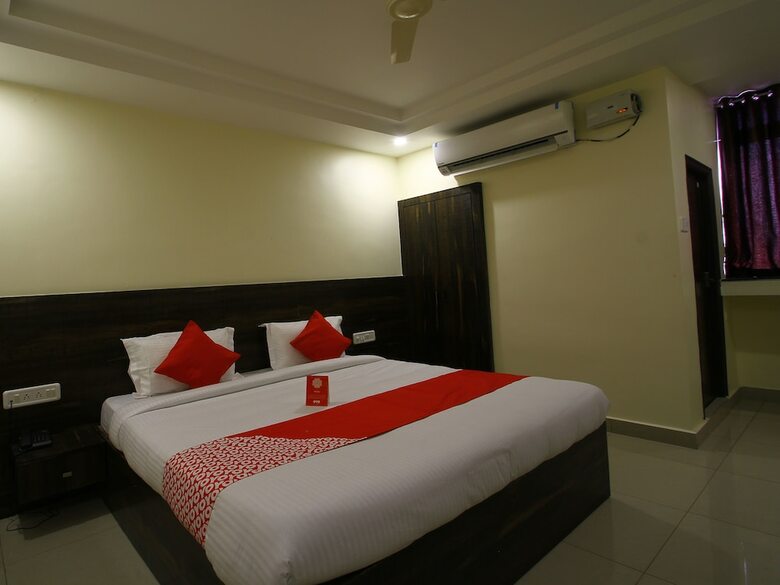 Hotel Oyo 11938 Mitra Residency