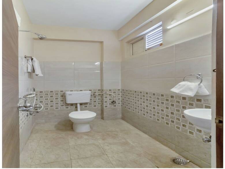 Hotel Oyo 12231 Sai Vihar