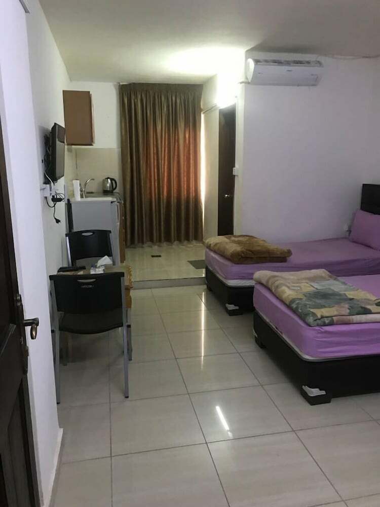 Apartamentos Al Qatal Building