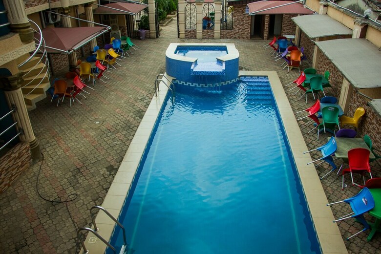 Masbat De-kings Hotel
