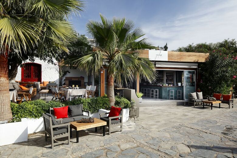 Galen Hotel & Beach