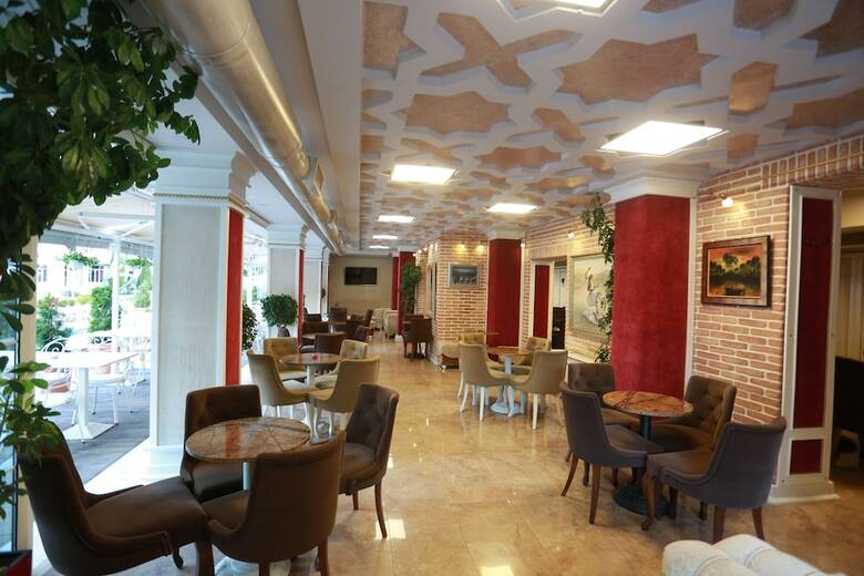 Hotel Hymetis Palace