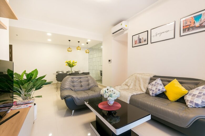 Rivergate Apartment
