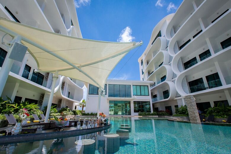 Villa Utopia Naiharn