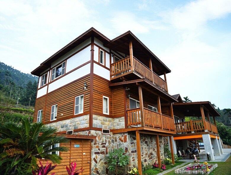 Hotel Sitou Flora's House B&B