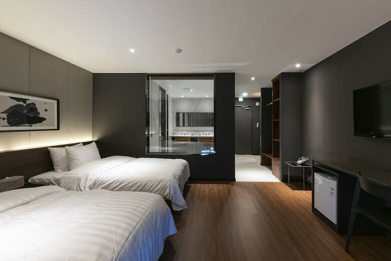 Hotel Sinho Brown-dot
