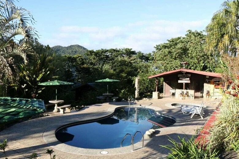 Hotel De Monta�a El Pelicano