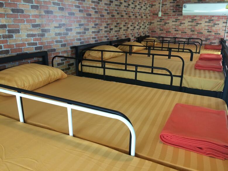 Hotel Saeng Tai Amphawa Resort