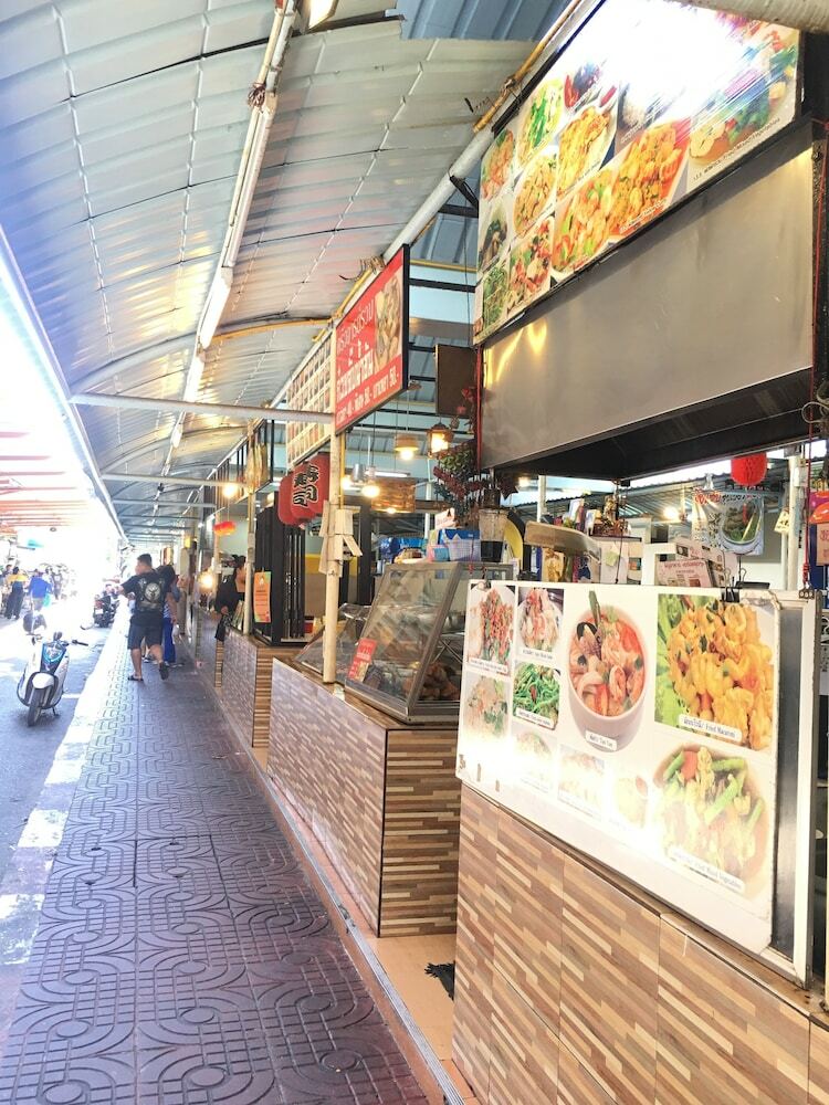 Hostal Bangkok Sanookdee - Adults Only