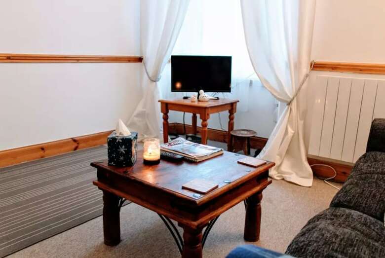 1 Bedroom Apartment Near The Old Town