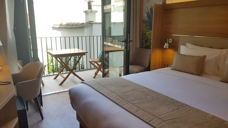 Les Jardins De Mademoiselle Hotel & Spa