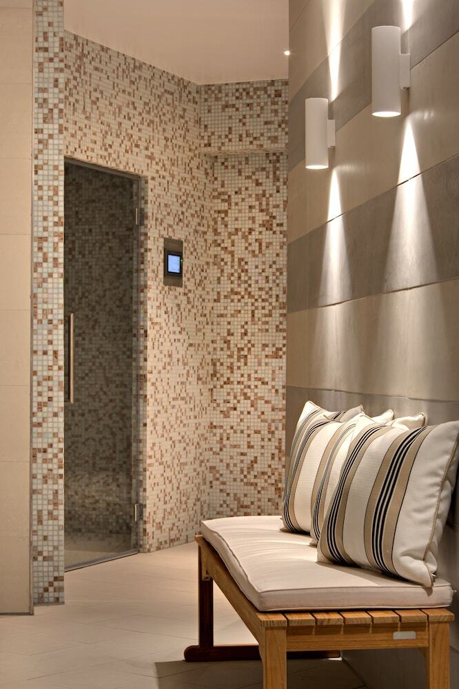 Les Jardins De Mademoiselle Hotel & Spa