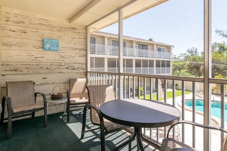 Beach Townhouses 104