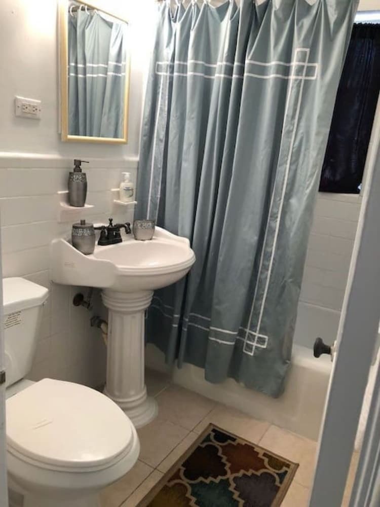Beach Only 4 Miles Away 2br-1bth W Pool